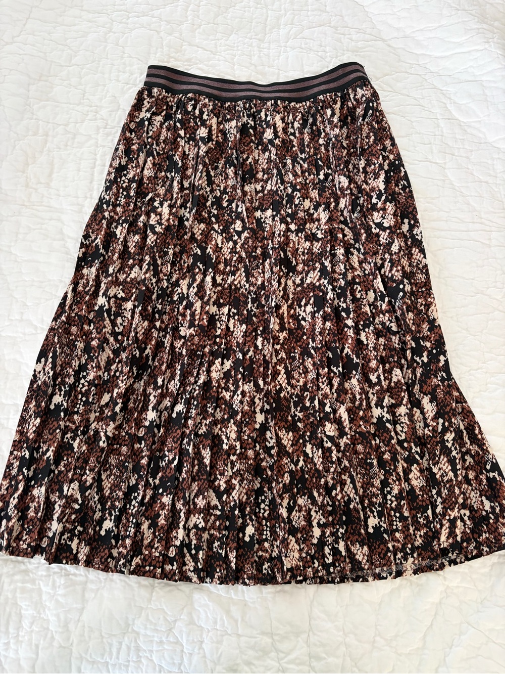 NEW ⭐️ M • THML brown snakeskin pleated midi skirt